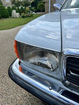 Lot 75 - 1988 Mercedes-Benz 420 SL