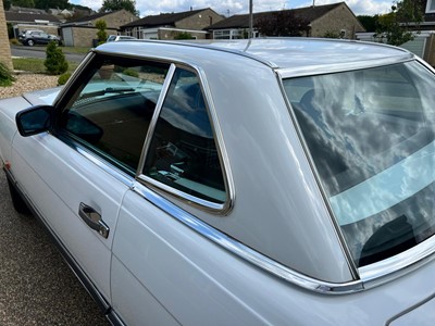 Lot 75 - 1988 Mercedes-Benz 420 SL