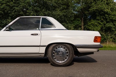 Lot 75 - 1988 Mercedes-Benz 420 SL