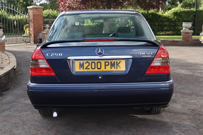 Lot 52 - 1994 Mercedes-Benz C250D