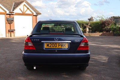 Lot 52 - 1994 Mercedes-Benz C250D