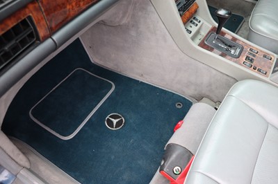 Lot 79 - 1990 Mercedes-Benz 560 SEC