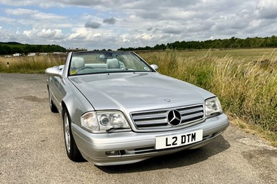 Lot 32 - 1999 Mercedes-Benz SL 320