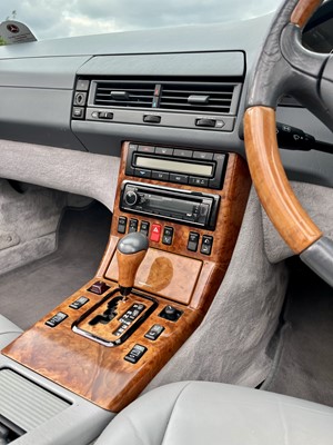 Lot 32 - 1999 Mercedes-Benz SL 320