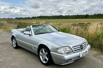 Lot 32 - 1999 Mercedes-Benz SL 320