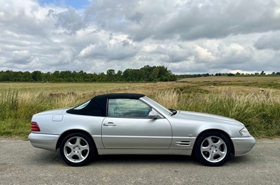 Lot 32 - 1999 Mercedes-Benz SL 320