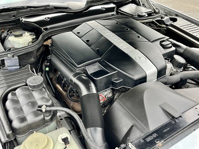 Lot 32 - 1999 Mercedes-Benz SL 320