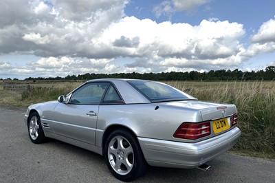 Lot 32 - 1999 Mercedes-Benz SL 320