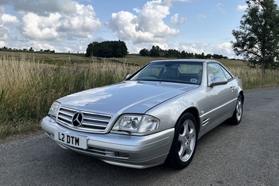 Lot 32 - 1999 Mercedes-Benz SL 320