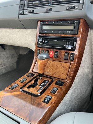 Lot 32 - 1999 Mercedes-Benz SL 320