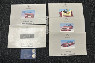 Lot 32 - 1999 Mercedes-Benz SL 320