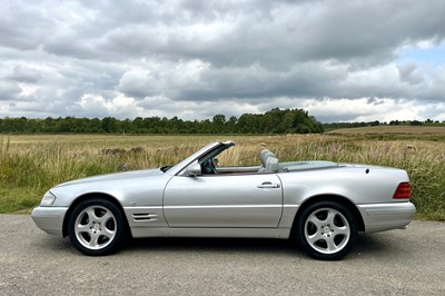 Lot 32 - 1999 Mercedes-Benz SL 320
