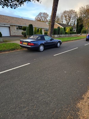 Lot 46 - 1996 Mercedes-Benz SL 320