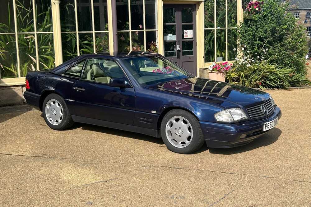 Lot 46 - 1996 Mercedes-Benz SL 320