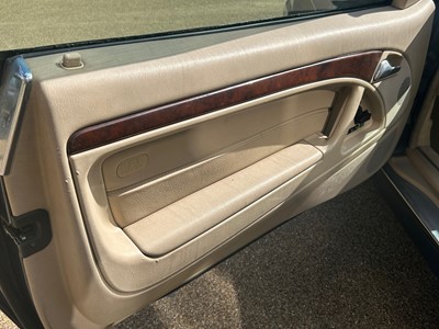 Lot 46 - 1996 Mercedes-Benz SL 320