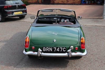 Lot 22 - 1965 MG B Roadster