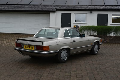 Lot 9 - 1986 Mercedes-Benz 500 SL