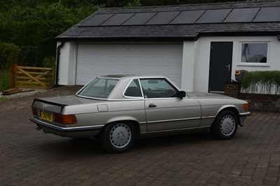 Lot 9 - 1986 Mercedes-Benz 500 SL