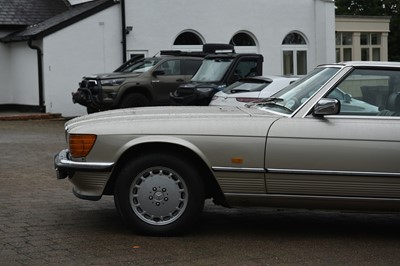 Lot 9 - 1986 Mercedes-Benz 500 SL