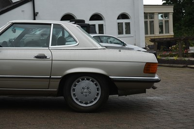 Lot 9 - 1986 Mercedes-Benz 500 SL