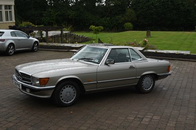 Lot 9 - 1986 Mercedes-Benz 500 SL