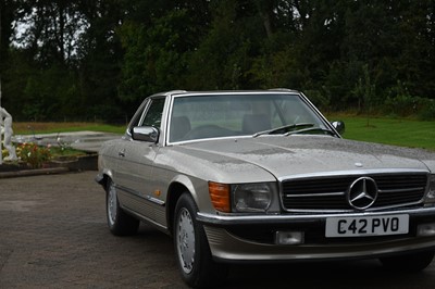 Lot 9 - 1986 Mercedes-Benz 500 SL