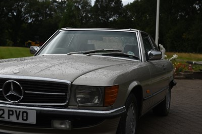 Lot 9 - 1986 Mercedes-Benz 500 SL