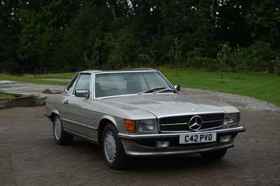 Lot 9 - 1986 Mercedes-Benz 500 SL
