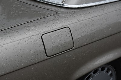 Lot 9 - 1986 Mercedes-Benz 500 SL