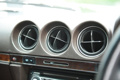 Lot 9 - 1986 Mercedes-Benz 500 SL