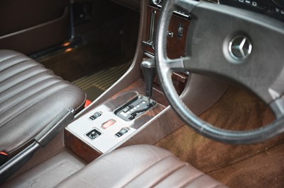 Lot 9 - 1986 Mercedes-Benz 500 SL