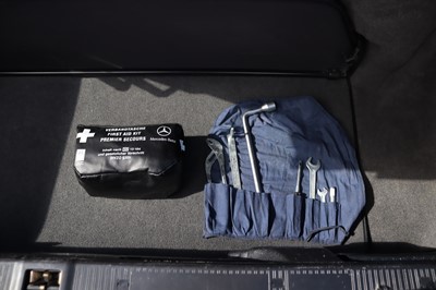 Lot 64 - 1997 Mercedes-Benz SL320