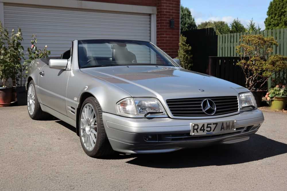 Lot 64 - 1997 Mercedes-Benz SL320
