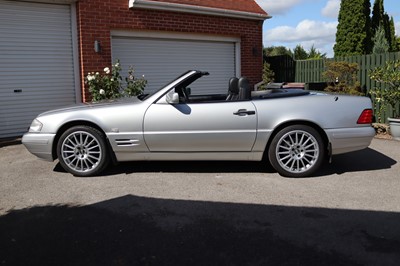 Lot 64 - 1997 Mercedes-Benz SL320