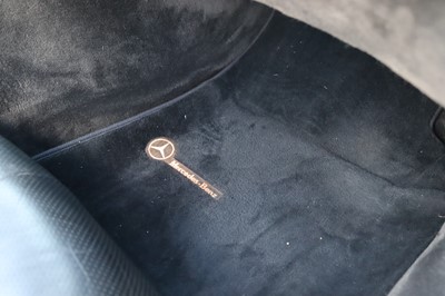 Lot 64 - 1997 Mercedes-Benz SL320