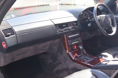 Lot 64 - 1997 Mercedes-Benz SL320