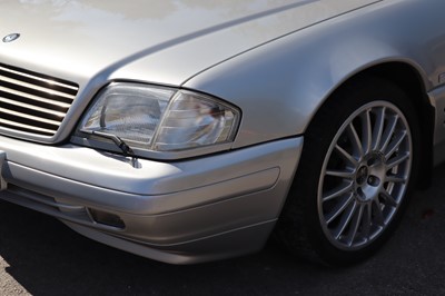 Lot 64 - 1997 Mercedes-Benz SL320