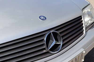 Lot 64 - 1997 Mercedes-Benz SL320