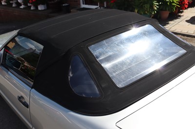 Lot 64 - 1997 Mercedes-Benz SL320