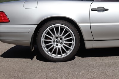Lot 64 - 1997 Mercedes-Benz SL320