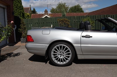 Lot 64 - 1997 Mercedes-Benz SL320