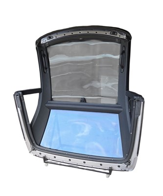 Lot 64 - 1997 Mercedes-Benz SL320