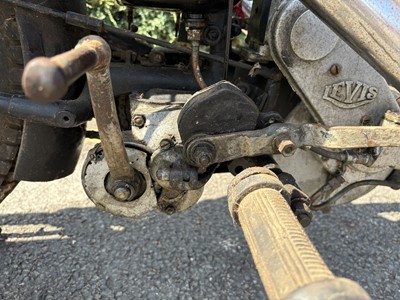 Lot 373 - 1934 Levis A2