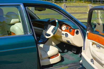 Lot 235 - 2000 Bentley Arnage Red Label