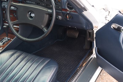 Lot 263 - 1989 Mercedes-Benz 420SL