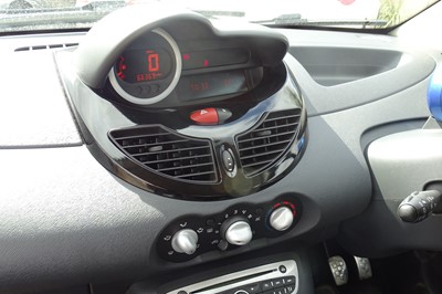 Lot 100 - 2011 Renault Twingo RS Gordini series