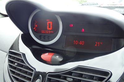 Lot 100 - 2011 Renault Twingo RS Gordini series