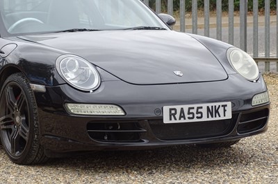 Lot 111 - 2005 Porsche 911 Carrera 4S