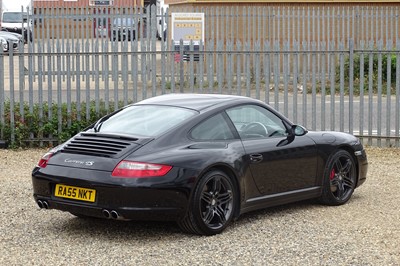Lot 111 - 2005 Porsche 911 Carrera 4S