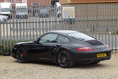 Lot 111 - 2005 Porsche 911 Carrera 4S